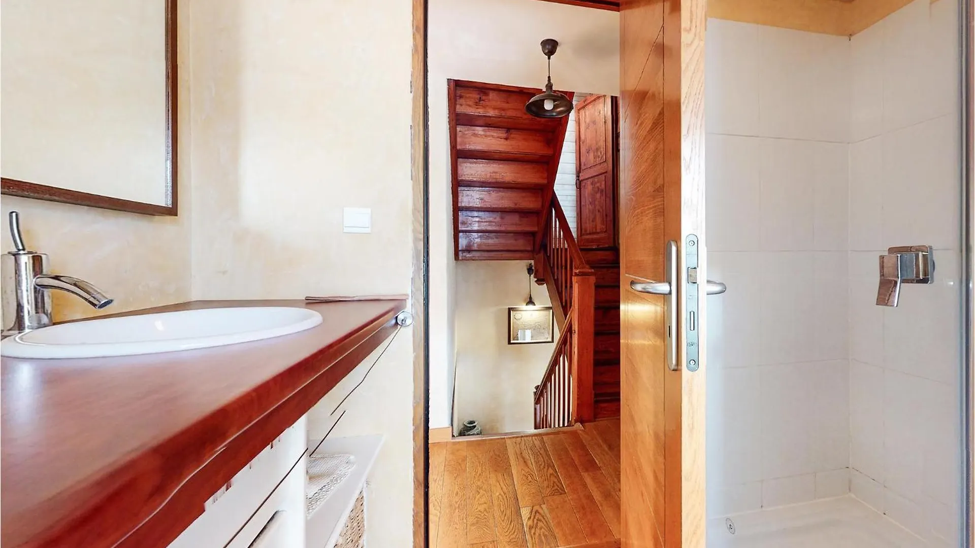 Awesome Home In Ploubazlanec France